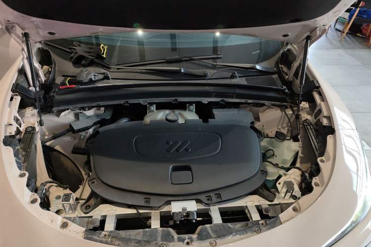 Used IM LS6 2023 Max Long-Range Version Engine Bay