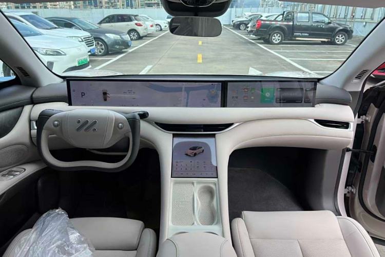 Used IM LS6 2023 Max Extended-Range Version Interior 1