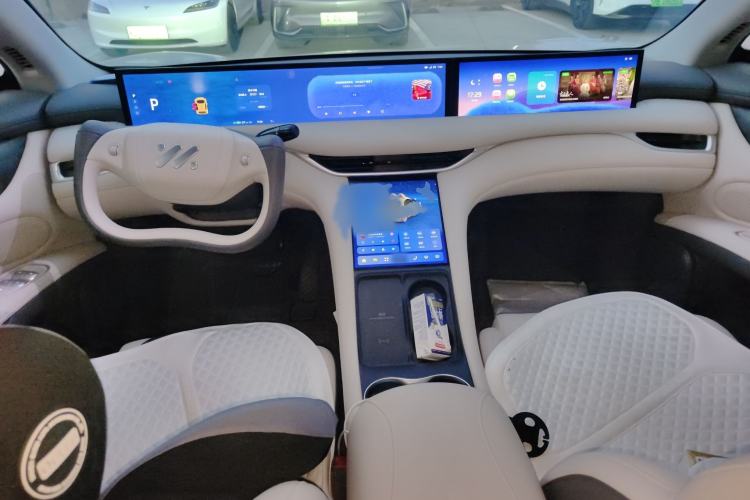 Used IM LS6 2023 Max Long-Range Version Interior 2