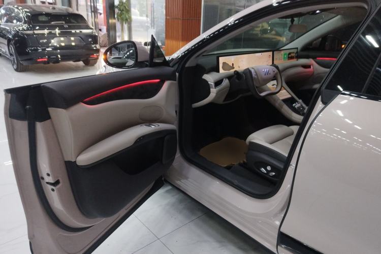 Used IM LS6 2023 Max Enhanced Performance Edition Interior 3
