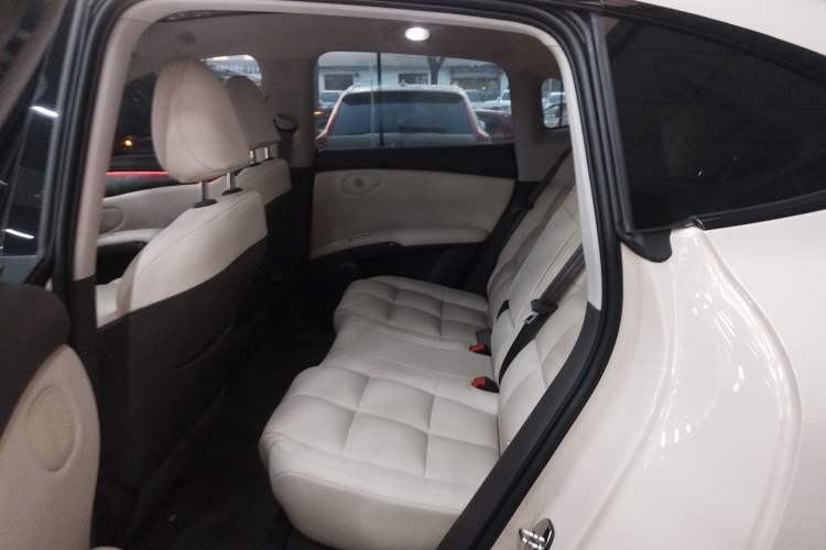 Used IM LS6 2023 Max Enhanced Performance Edition Interior 4