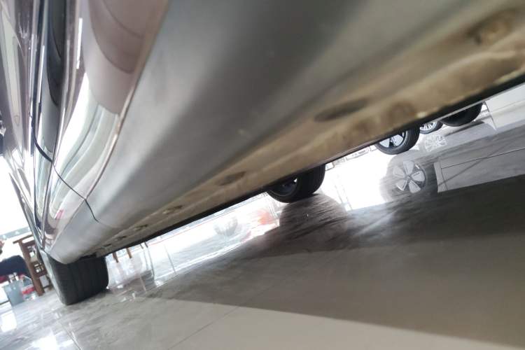 Used IM LS6 2023 Max Long-Range Version Left Side Sill