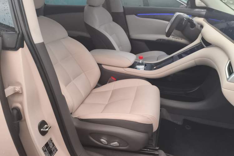 Used IM LS6 2023 Max Long-Range Version Right Front Seat