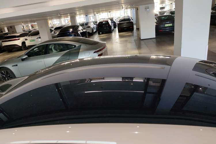Used IM LS6 2023 Max Long-Range Version Roof