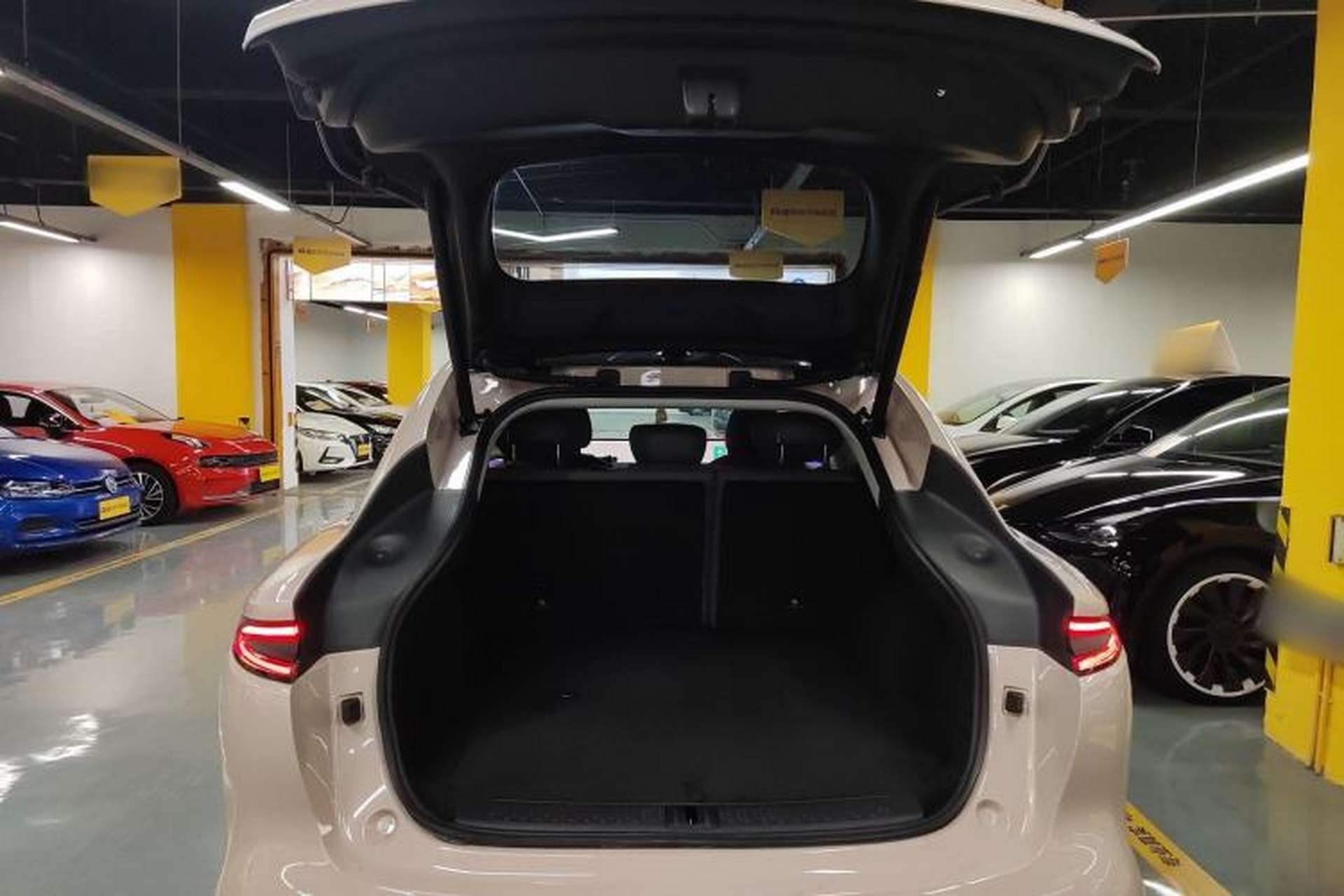 Used IM LS6 2023 Max Standard Edition Trunk