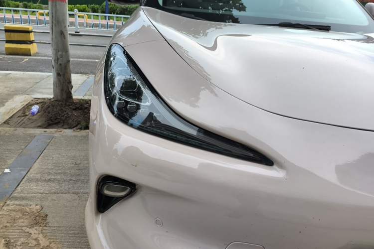Used IM LS6 2023 Max Enhanced Performance Edition Right Front Headlight