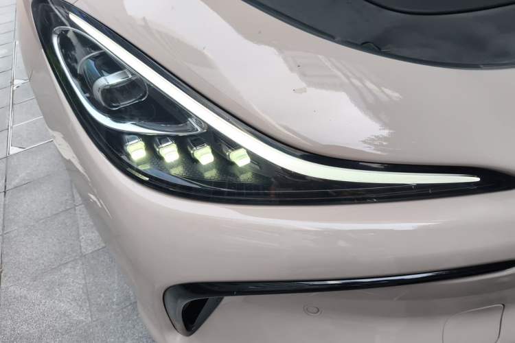 Used IM LS6 2023 Max Standard Edition Right Front Headlight