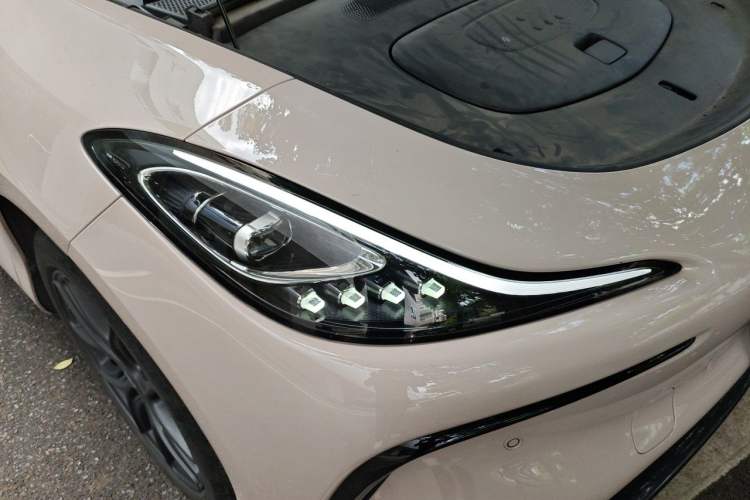 Used IM LS6 2023 Max Standard Edition Right Front Headlight