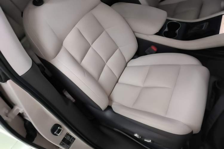 Used IM LS6 2023 Max Standard Edition Right Front Seat