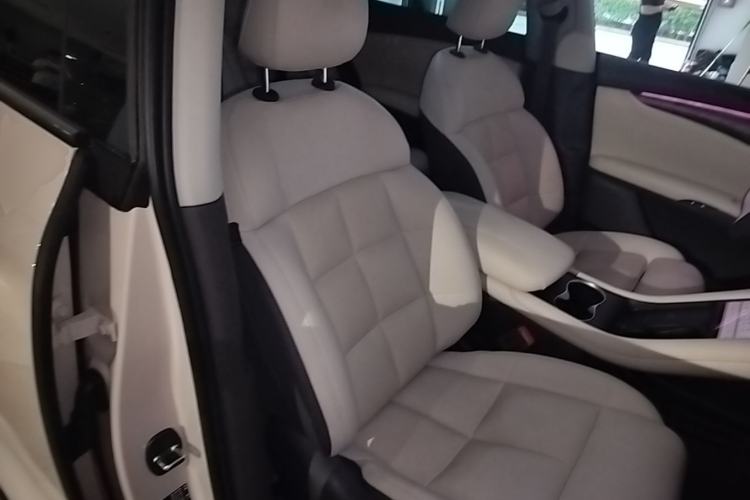 Used IM LS6 2023 Max Standard Edition Right Front Seat