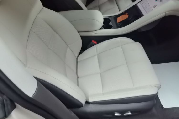 Used IM LS6 2023 Max Long-Range Version Right Front Seat