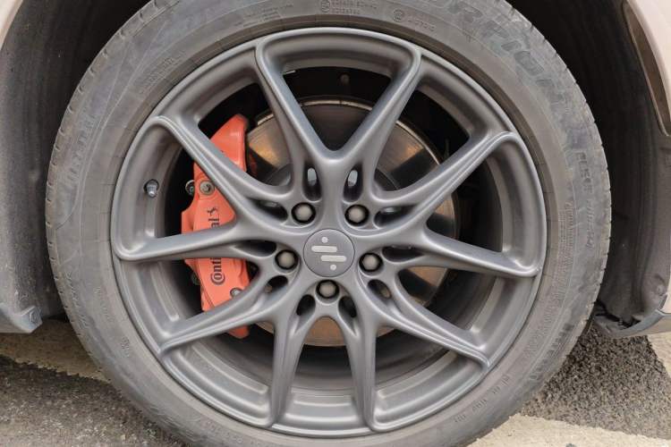 Used IM LS6 2023 Max Standard Edition Right Front Wheel Hub