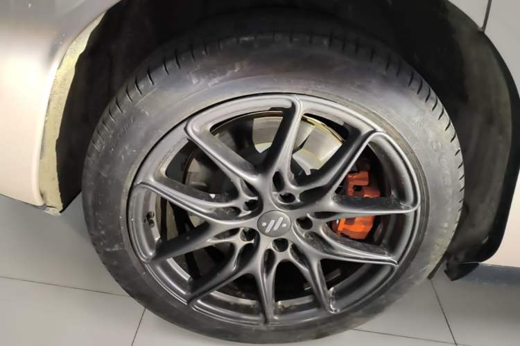 Used IM LS6 2023 Max Standard Edition Right Rear Wheel Hub