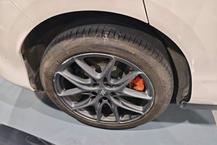 Used IM LS6 2023 Max Standard Edition Right Rear Wheel Hub