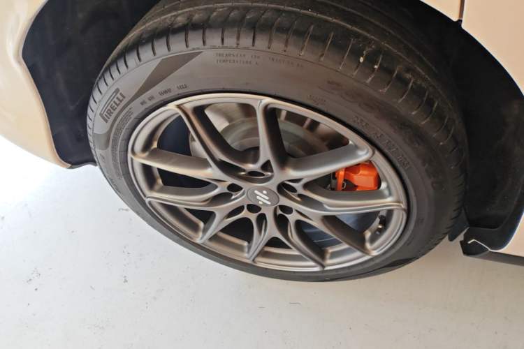 Used IM LS6 2023 Max Standard Edition Right Rear Wheel Hub