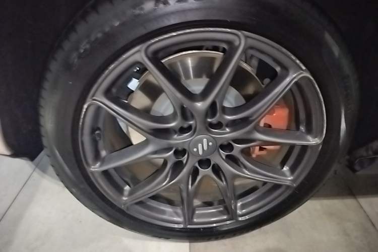 Used IM LS6 2023 Max Standard Edition Right Rear Wheel Hub