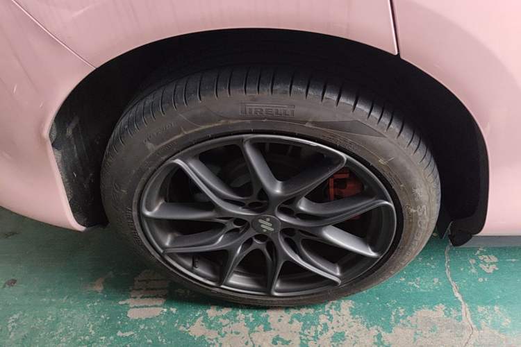 Used IM LS6 2023 Max Standard Edition Right Rear Wheel Hub