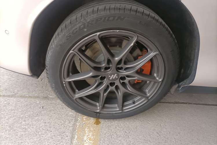 Used IM LS6 2023 Max Standard Edition Right Rear Wheel Hub