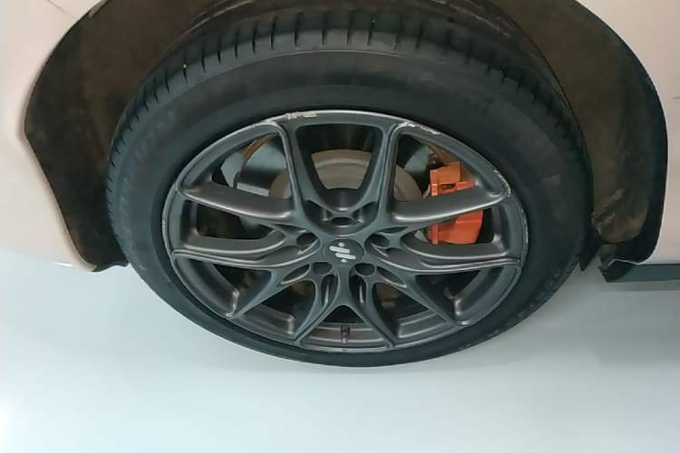 Used IM LS6 2023 Max Standard Edition Right Rear Wheel Hub