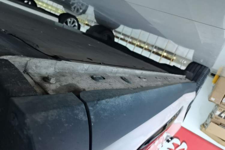Used IM LS6 2023 Max Standard Edition Right Side Sill