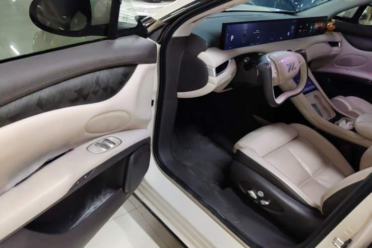 Used IM LS6 2023 Max Standard Edition Driver Seat