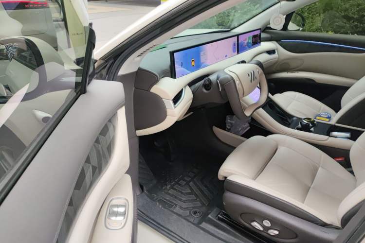 Used IM LS6 2023 Max Enhanced Performance Edition Driver Seat