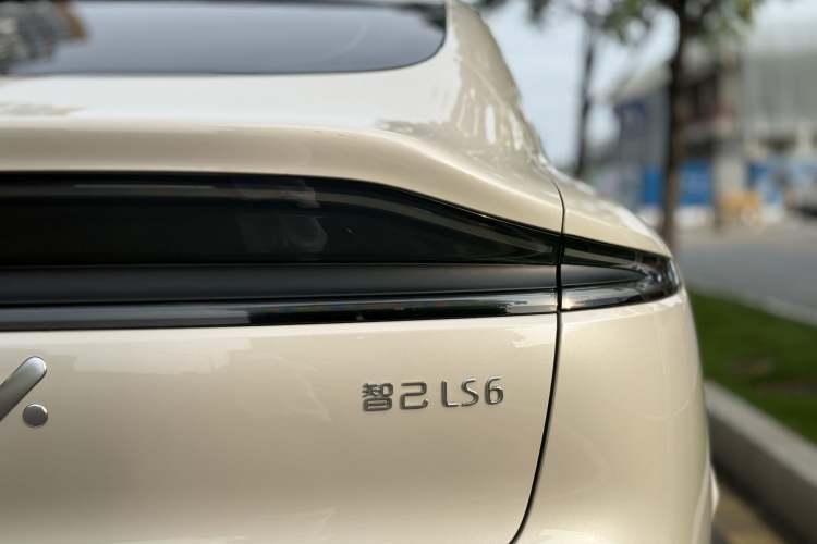 Used IM LS6 2023 Max Enhanced Performance Edition Exterior 7
