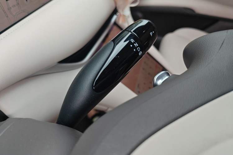 Used IM LS6 2023 Max Standard Edition Gear Lever