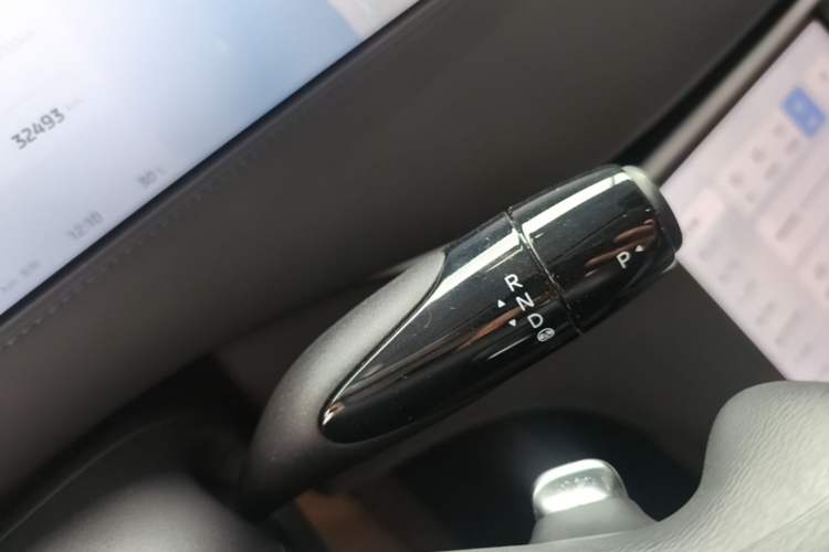 Used IM LS6 2023 Max Standard Edition Gear Lever