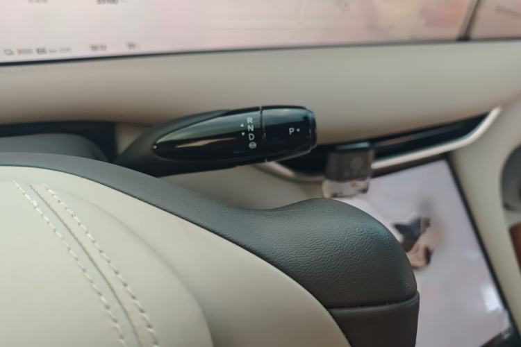 Used IM LS6 2023 Max Standard Edition Gear Lever