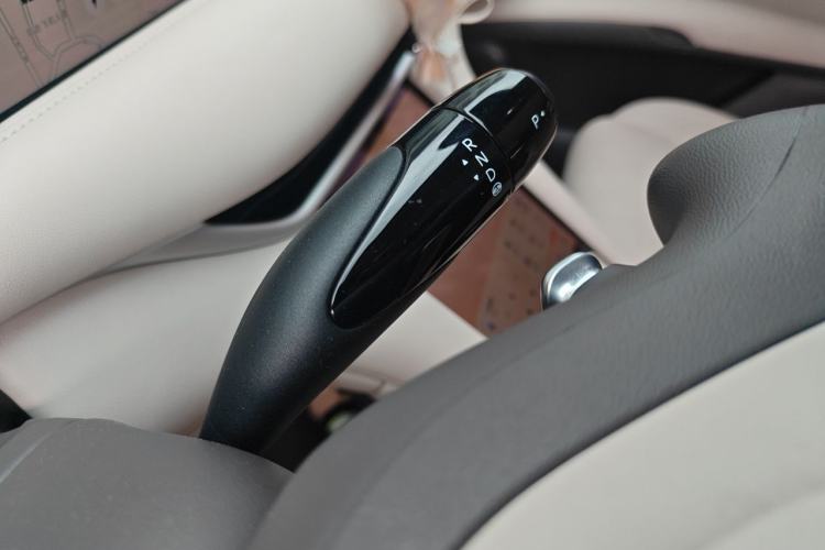 Used IM LS6 2023 Max Standard Edition Gear Lever
