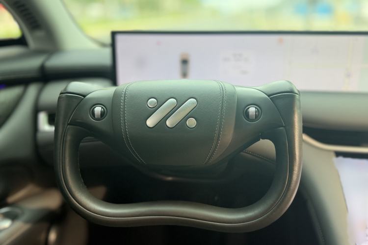 Used IM LS6 2023 Max Enhanced Performance Edition Interior 2