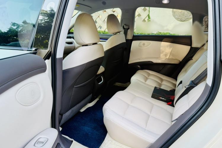 Used IM LS6 2023 Max Enhanced Performance Edition Interior 3