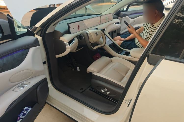 Used IM LS6 2023 Max Standard Edition Interior 3
