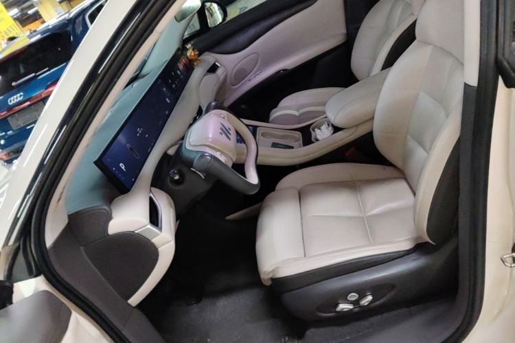 Used IM LS6 2023 Max Standard Edition Left Front Seat