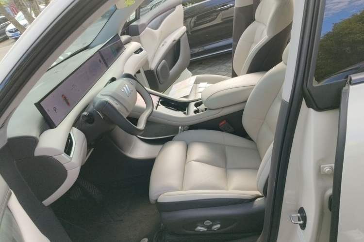 Used IM LS6 2023 Max Standard Edition Left Front Seat