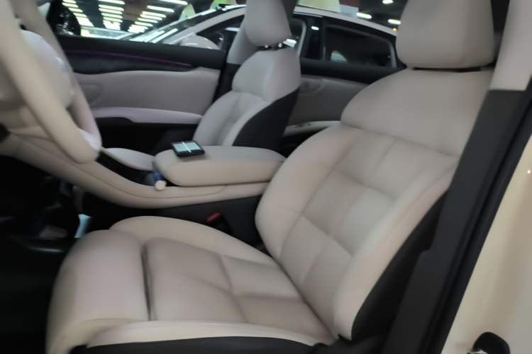 Used IM LS6 2023 Max Long-Range Version Left Front Seat