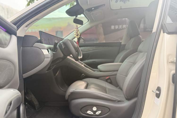 Used IM LS6 2023 Max Enhanced Performance Edition Left Front Seat