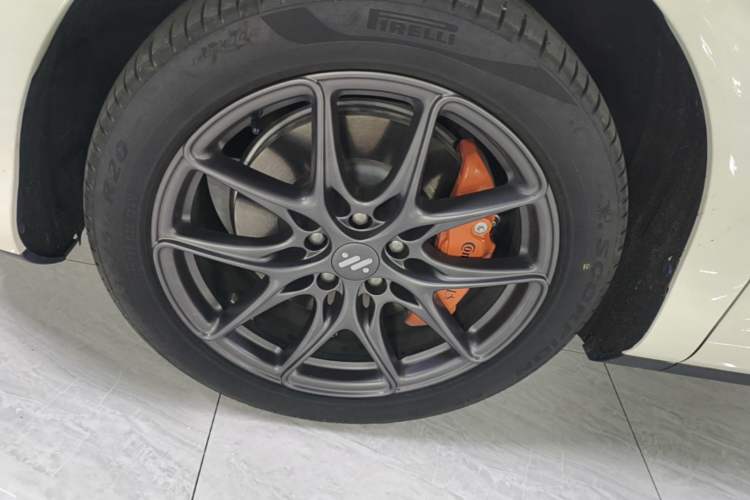 Used IM LS6 2023 Max Standard Edition Left Front Wheel Hub