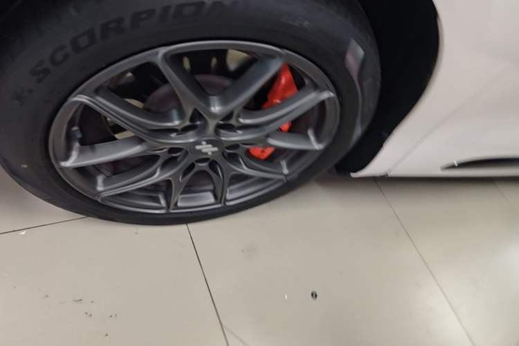 Used IM LS6 2023 Max Enhanced Performance Edition Left Front Wheel Hub