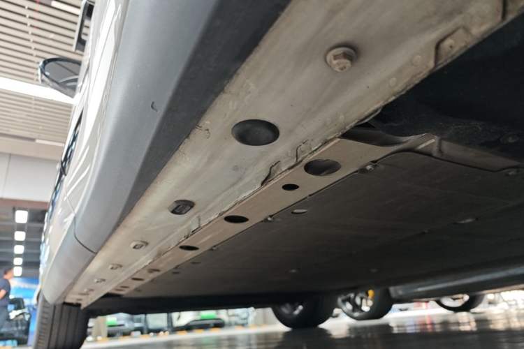 Used IM LS6 2023 Max Standard Edition Left Side Sill