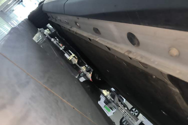 Used IM LS6 2023 Max Standard Edition Left Side Sill