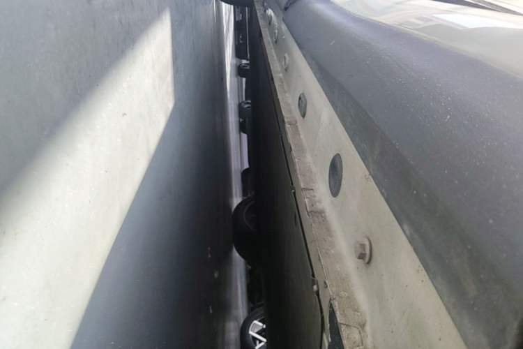 Used IM LS6 2023 Max Long-Range Version Left Side Sill