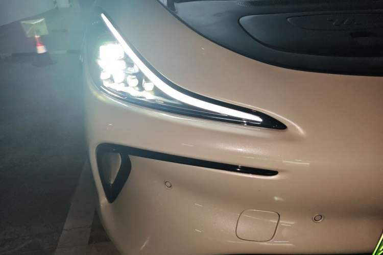 Used IM LS6 2023 Max Standard Edition Right Front Headlight