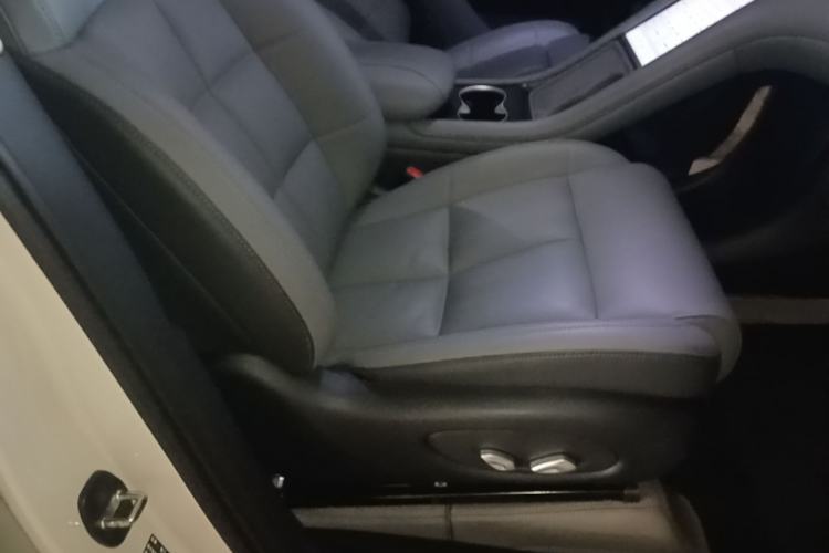 Used IM LS6 2023 Max Standard Edition Right Front Seat