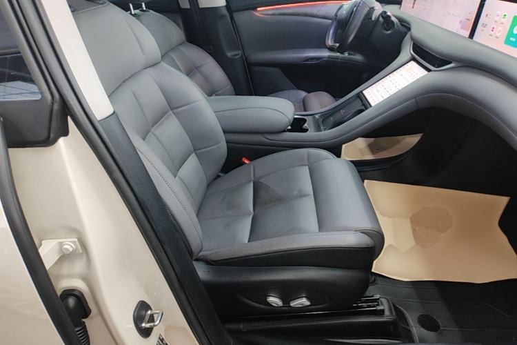 Used IM LS6 2023 Max Standard Edition Right Front Seat