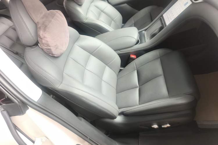 Used IM LS6 2023 Max Standard Edition Right Front Seat