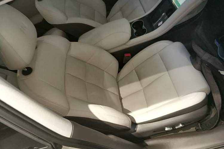 Used IM LS6 2023 Max Enhanced Performance Edition Right Front Seat