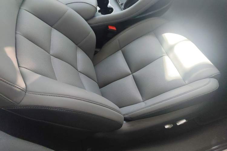 Used IM LS6 2023 Max Long-Range Version Right Front Seat