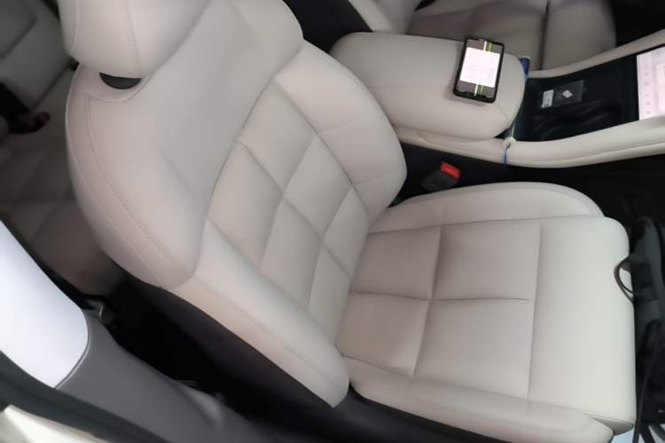 Used IM LS6 2023 Max Long-Range Version Right Front Seat
